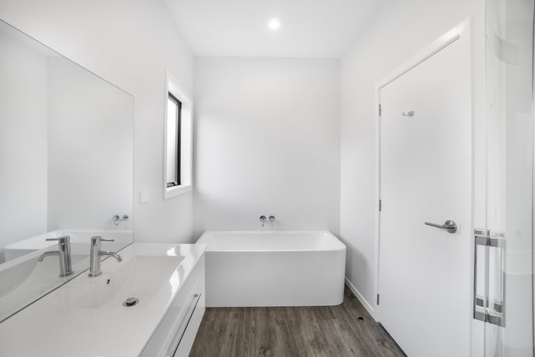 White bathroom design