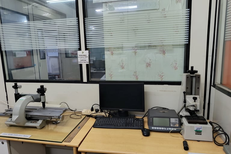 Dimension Lab Gause Block Glass Scale