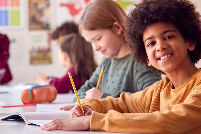 imagem de alunos  na sala de aula