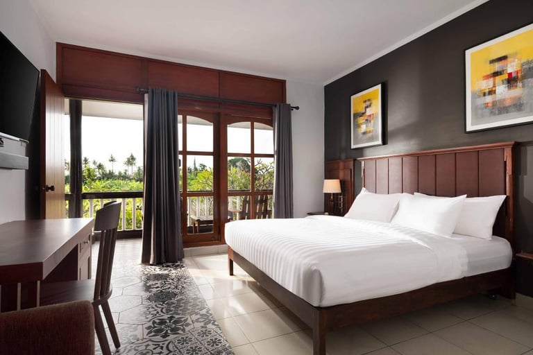 Kontraktor Hotel - Brits Lovina Bali