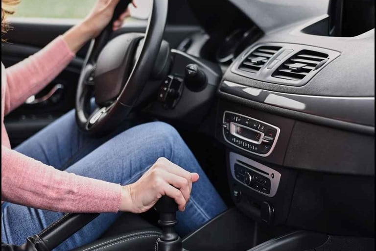 carro-com-câmbio-manual-em-2025