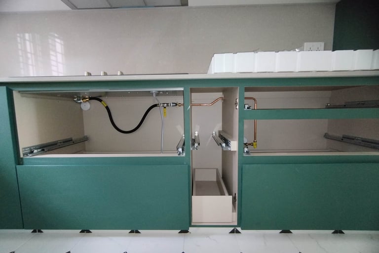 gas connections using copper gas pipes and also flexible gas pipes