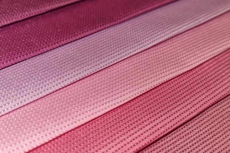 Rožiniai vonios užuolaidų audiniai