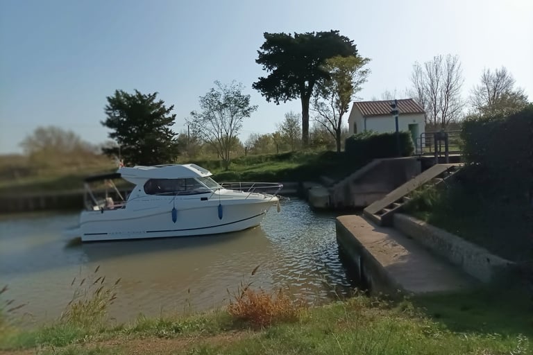 Entering Bagnas lock