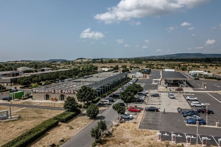 The busy service station