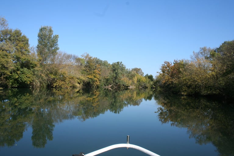 Navigating the River Hérault