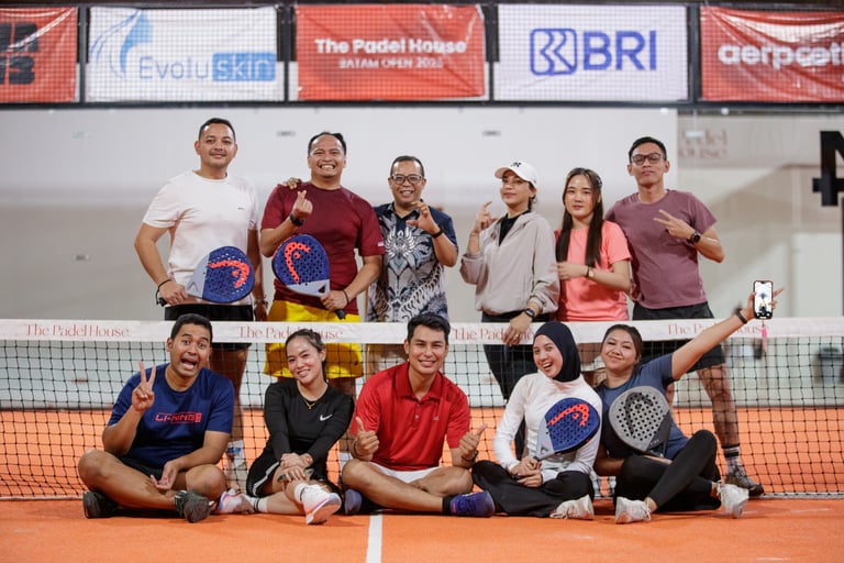 padel buddies at padelhouse