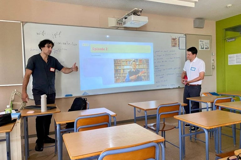 Cours de français à Tokyo, accessibles aux enfants comme aux adultes. Un grand jardin pour les enfan