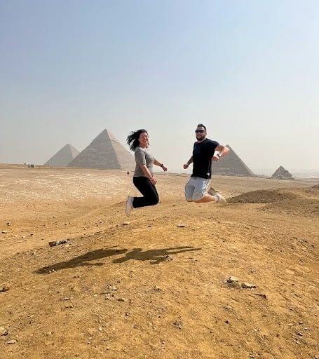 consejos para visitar las pirámides, fotos en Guiza, guías oficiales en Egipto.