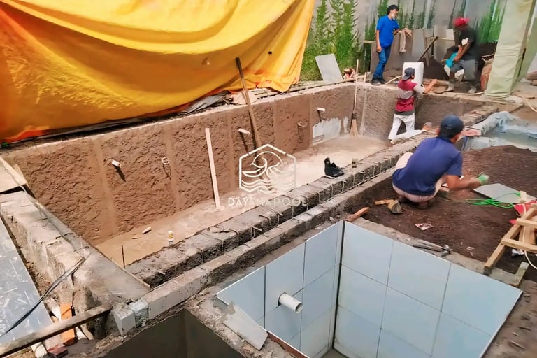 Pembuatan kolam renang di daerah Pekalongan oleh tim dayanapool