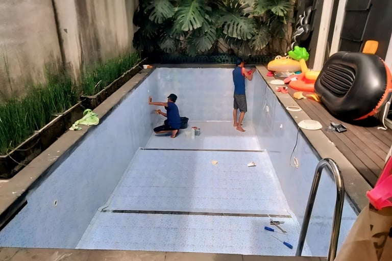 pemasangan nat keramik kolam renang oleh dayanapool.