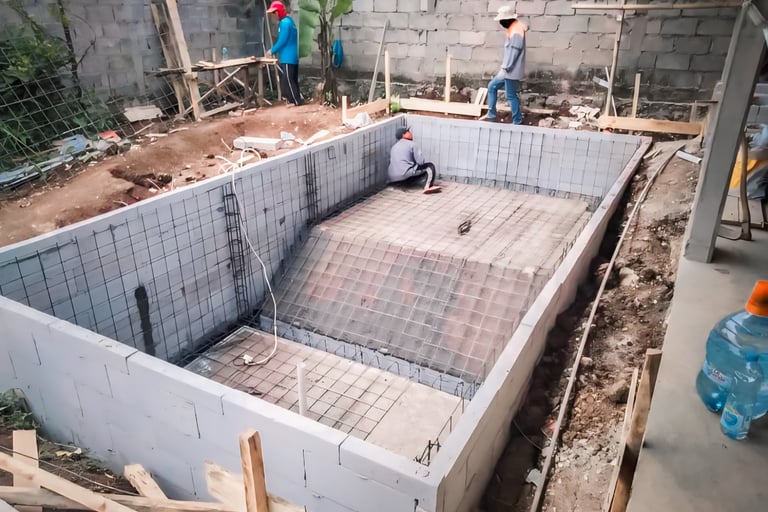 Pembuatan kolam renang di daerah Kebumen oleh tim dayanapool