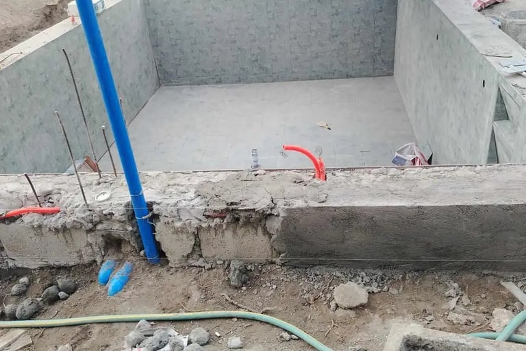 Pembuatan kolam renang di daerah Kota Salatiga oleh tim dayanapool
