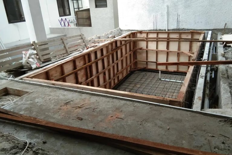 Pembuatan kolam renang di daerah Kudus oleh tim dayanapool