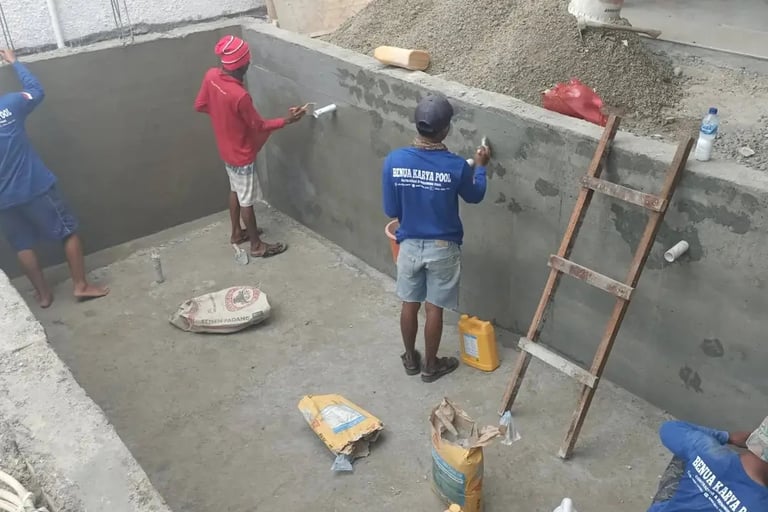 Pembuatan kolam renang di daerah Sragen oleh tim dayanapool