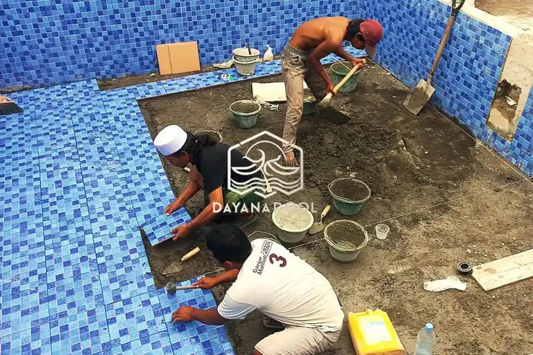 Pembuatan kolam renang di daerah Banyumas oleh tim dayanapool