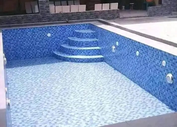 Kolam renang bautan dayanapool di Jakarta Pusat dengan desain menawan