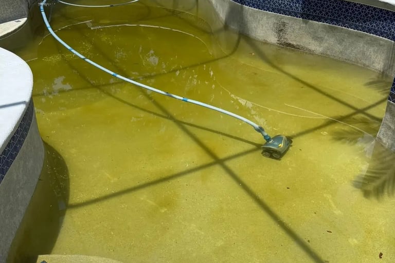 Perawatan Kolam Renang di Buahbatu oleh tim profesional dayanapool