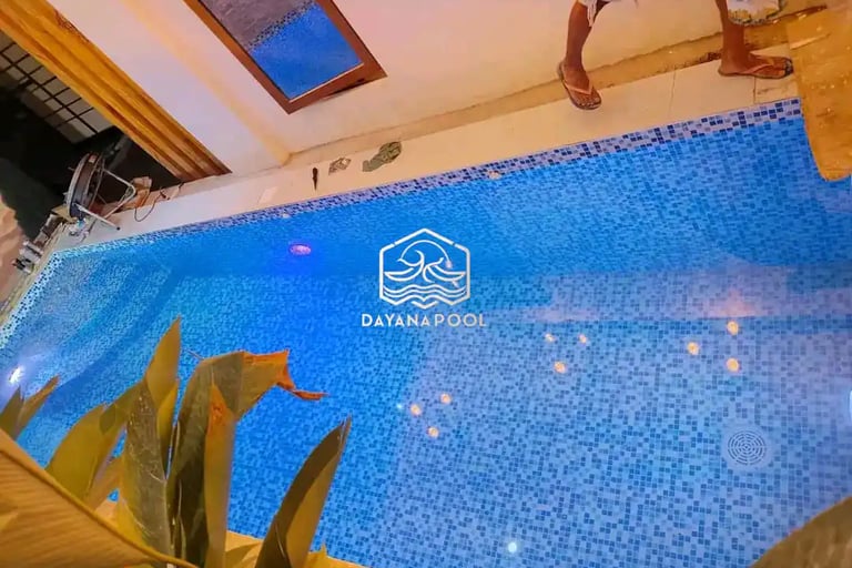 Tampilan rumah mewah dengan kolam renang yang estetis, menunjukkan peningkatan nilai properti.