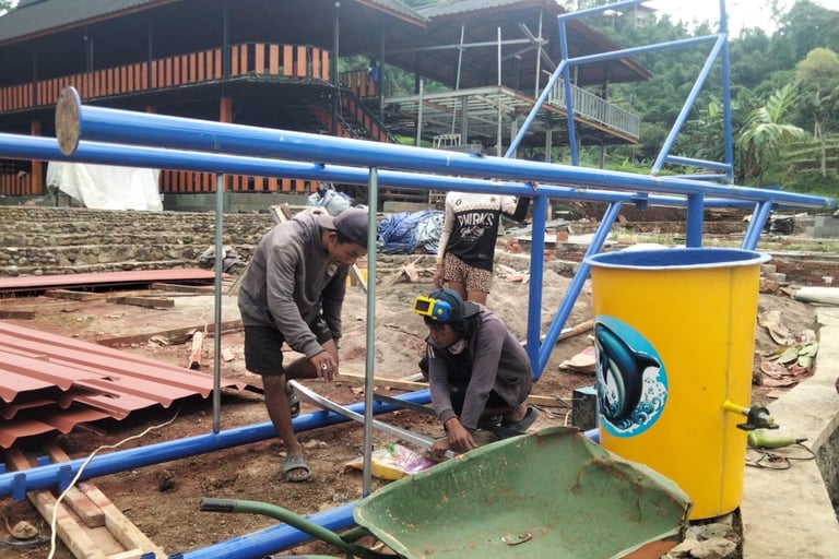 Pembuatan kolam renang di daerah Magelang oleh tim dayanapool