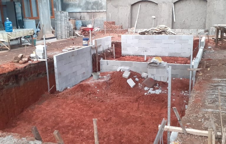 Pembuatan kolam renang di daerah Pekalongan oleh tim dayanapool