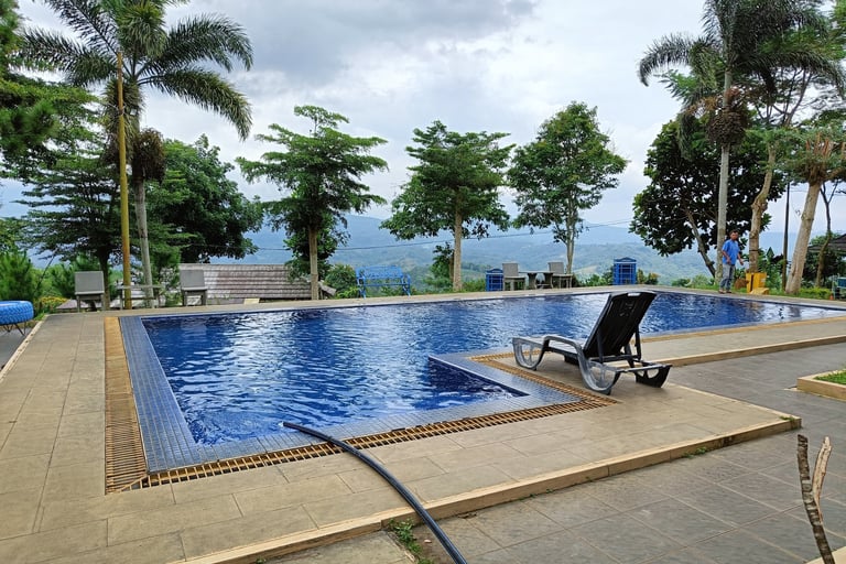 Kolam renang indah di kabupaten bandung