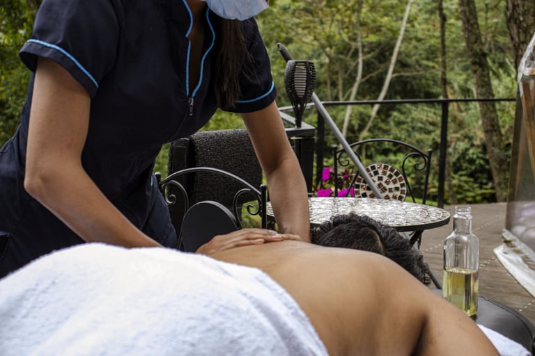 Servicio de Spa, masajes en Casa Quincha Glamping