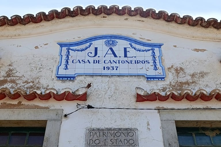 N2 km714 Casa de Cantoneiros