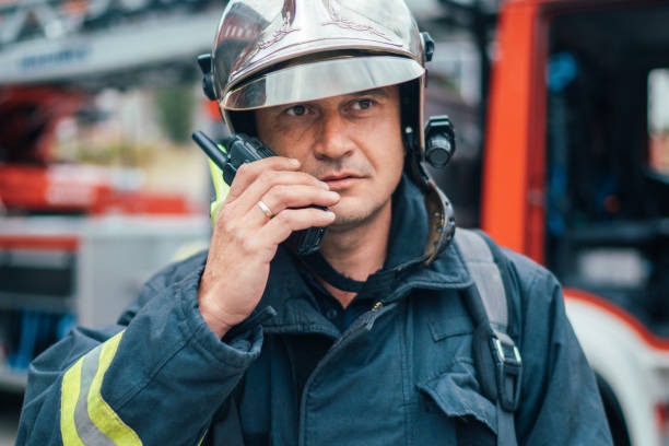 Rescatista utilizando nuestra plataforma de MCPTT