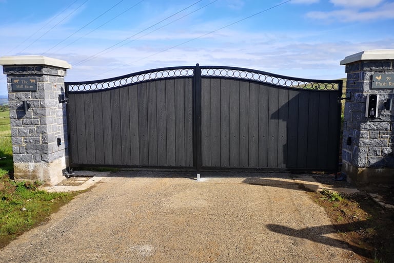 Automatic gate for driveway, composite automatic gate