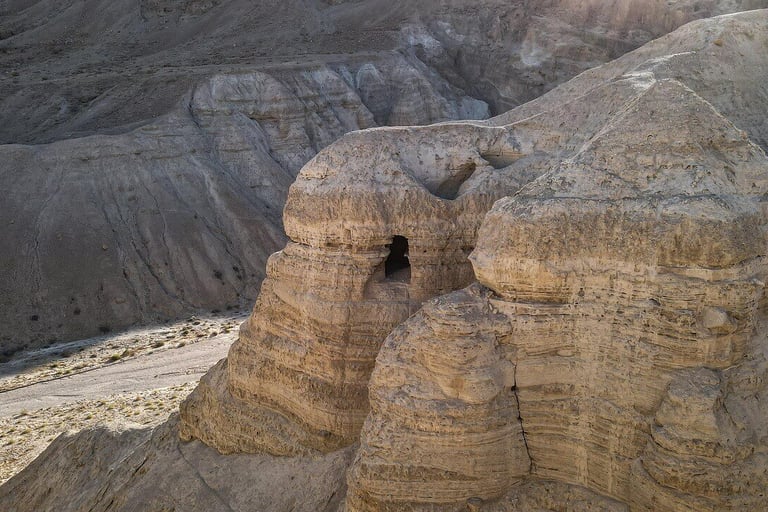 the dead sea scroll cave