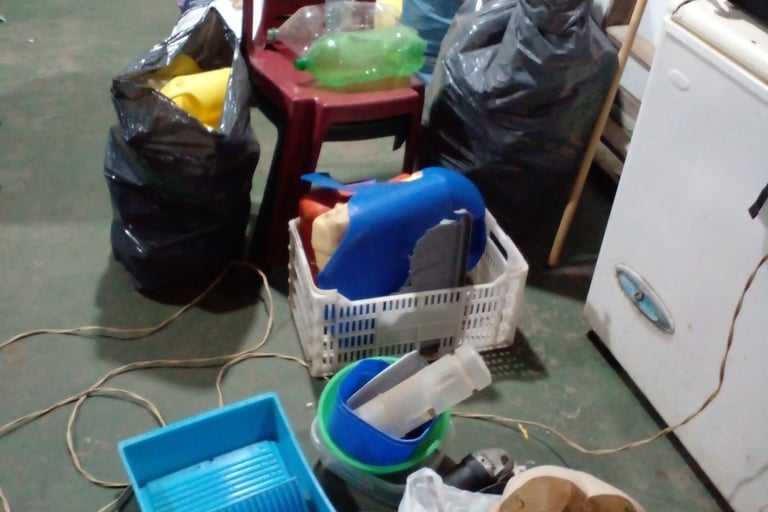 MATERIALES DONADOS PARA RECICLAR SON RECIBIDOS EN EL CLUB SOCIAL Y DEPORTIVO BAHIA SAN BLAS DURANTE