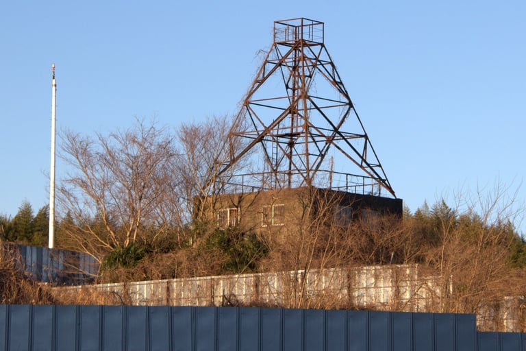 By 1972, opposition members had erected a 200-foot tower directly in the path of aircraft approaches