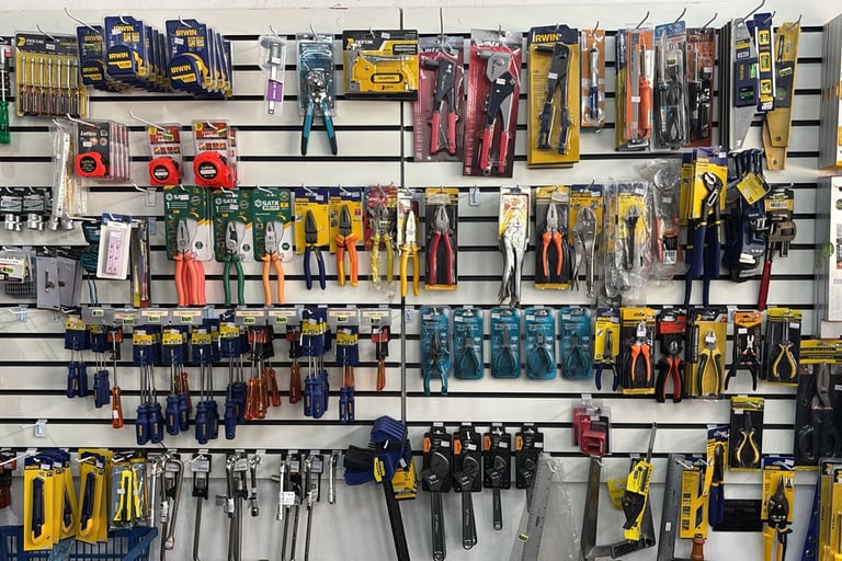 ferramentas e ferragens