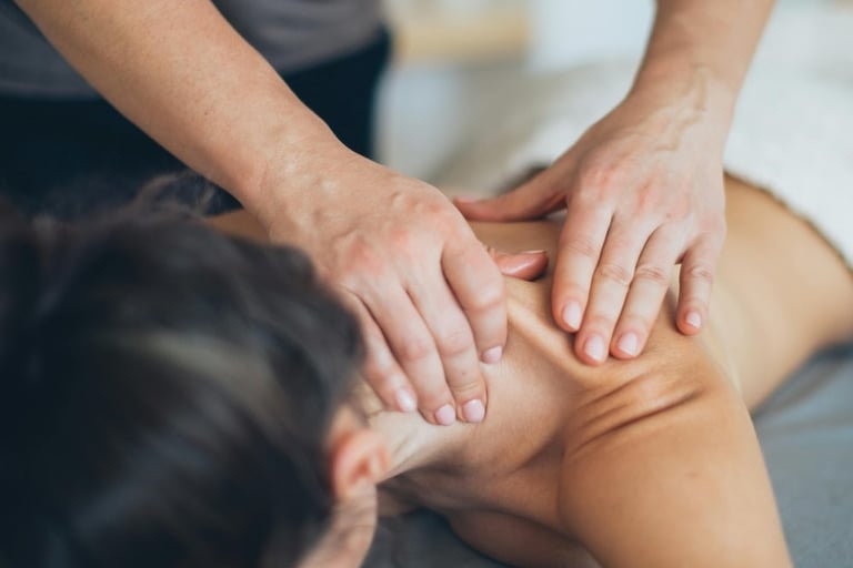 kosmetikausbildung-in-bayern Kosmetikausbildung Nageldesign Fußpflege Wimpernstylist Wimpern
