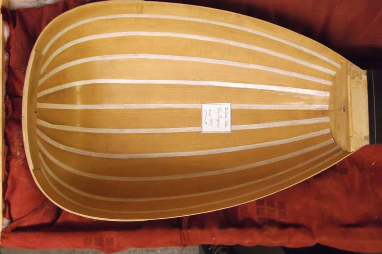 inside a lute bowl