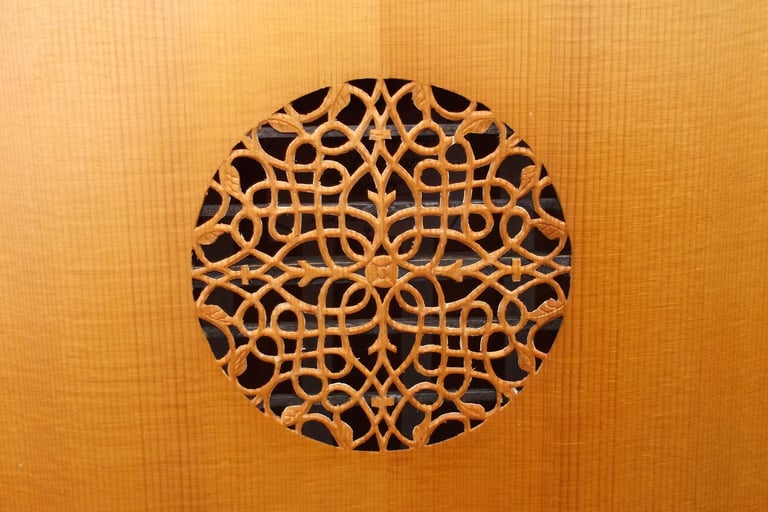 Baroque lute rose