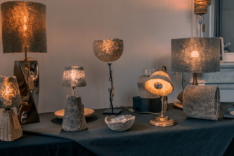 lampes écoresponsables en dentelle de carton Carasel