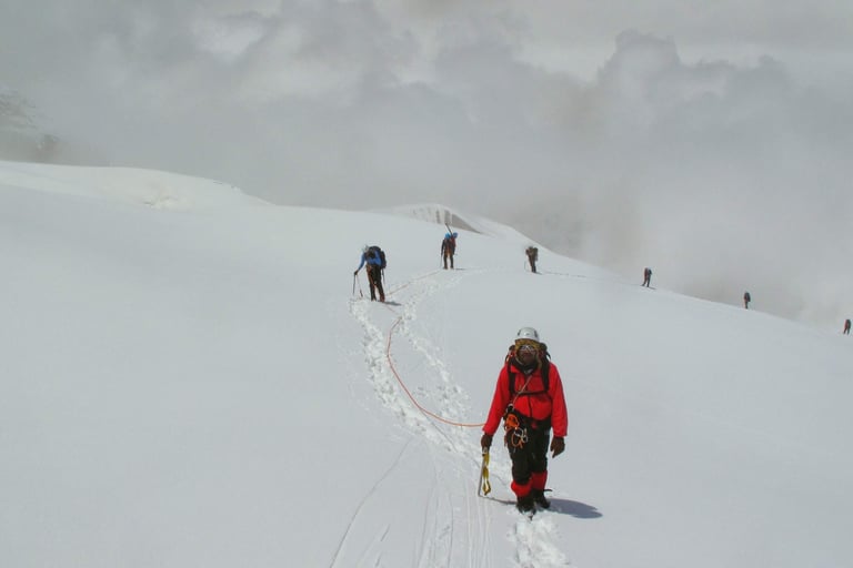 Glacier mountaineering in the Himalayas with NOLS