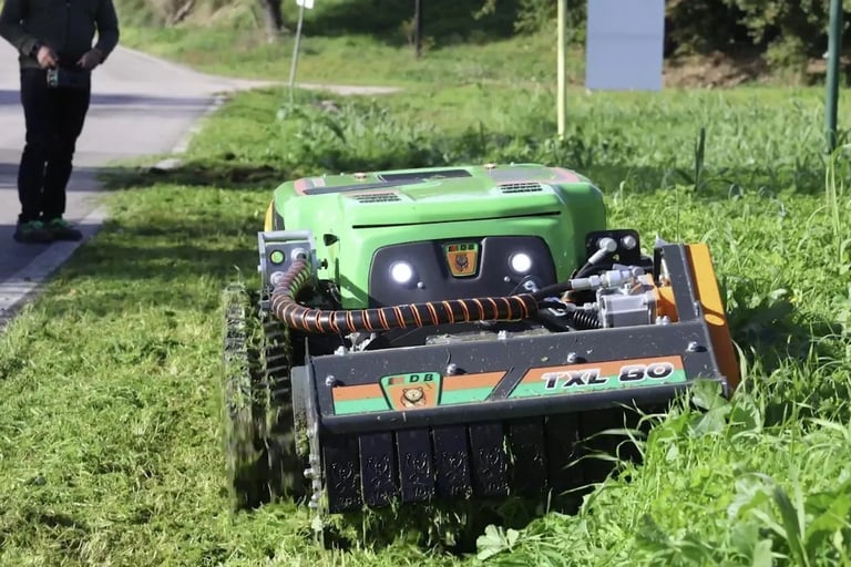Green Climber LV 250 compact mowing grass alongside road