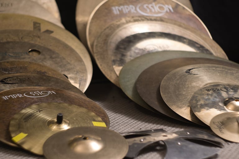 Platos seleccionados para grabaciones de batería con sonido artesanal.