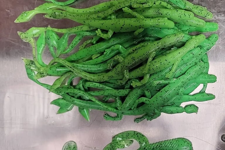 Green black spot  9" salamander soft plastic lures