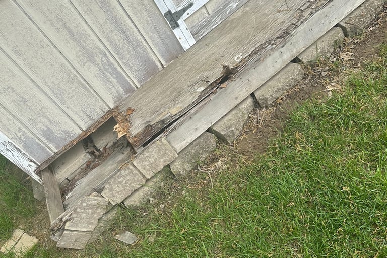 rotted-shed-before-repair-diy