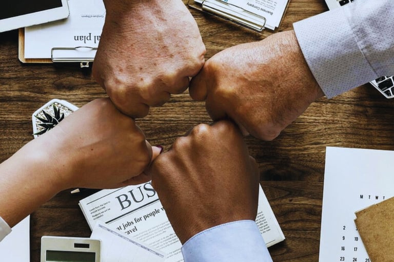 Modération collaborative communautaire Wikipédia