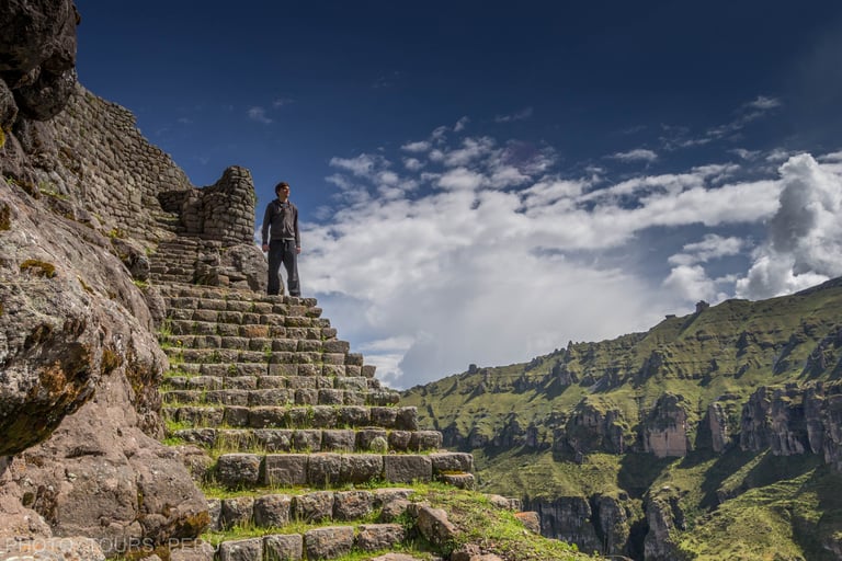 Stargazing & Waqrapucara Photo Trek 3 Days