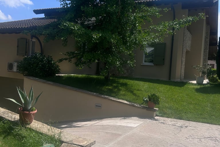 Facciata tinteggiata con intonachino