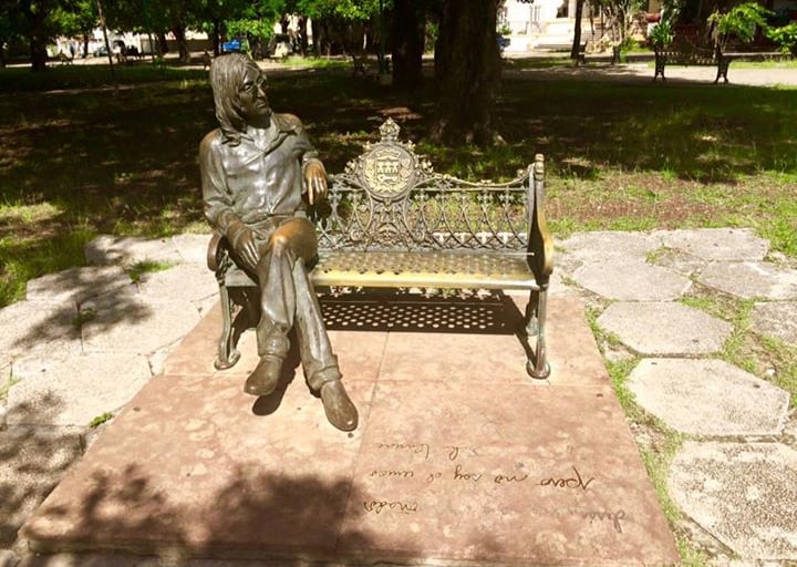 Statue John Lennon