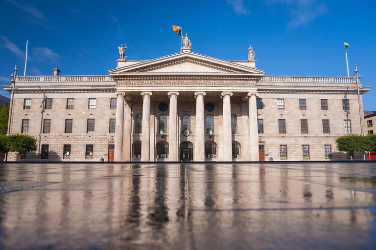 Statue of the GPO in Dublin
