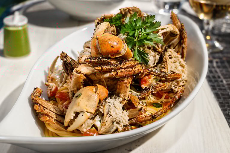 Espaguete com caranguejo fresco na Ilha do Maio Cabo Verde restaurante Big Game Maio cozinha local e