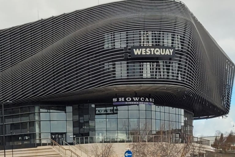 SHOWCASE CINEMA DE LUX - WEST QUAY - SOUTHAMPON